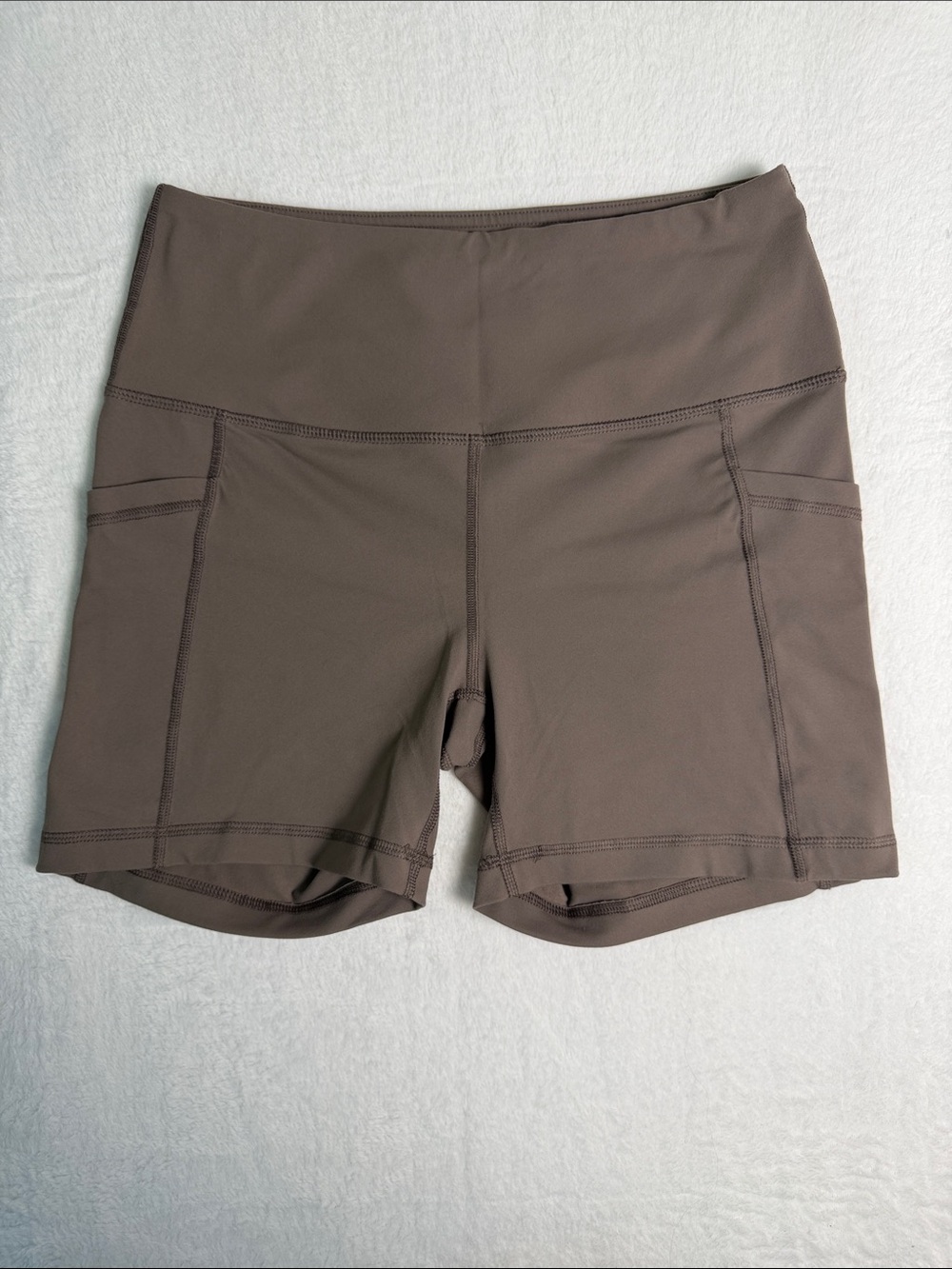 90 Degree High-Waist Active Shorts in Light Brown Size Large